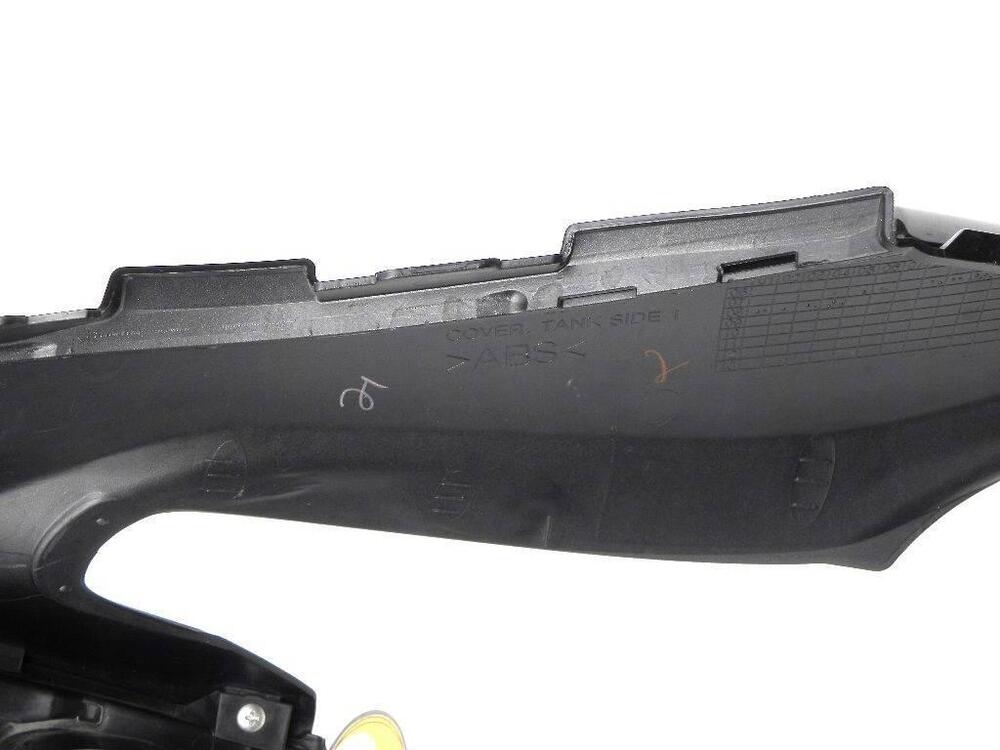 Cover serbatoio sottosella anter. Yamaha T-Max 500 (11)