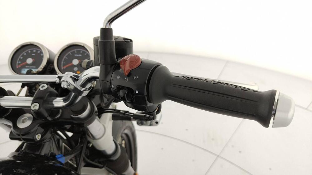 Royal Enfield Interceptor 650 Chrome (2020) (12)