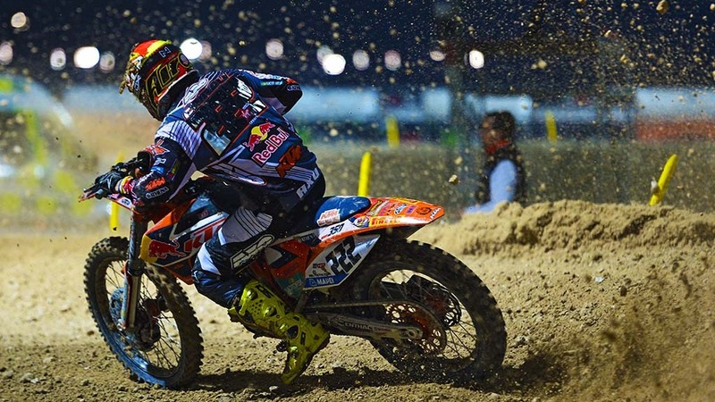 Il mondiale Motocross al via in Qatar. Cairoli contro tutti