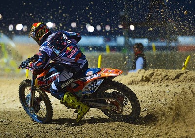 Il mondiale Motocross al via in Qatar. Cairoli contro tutti