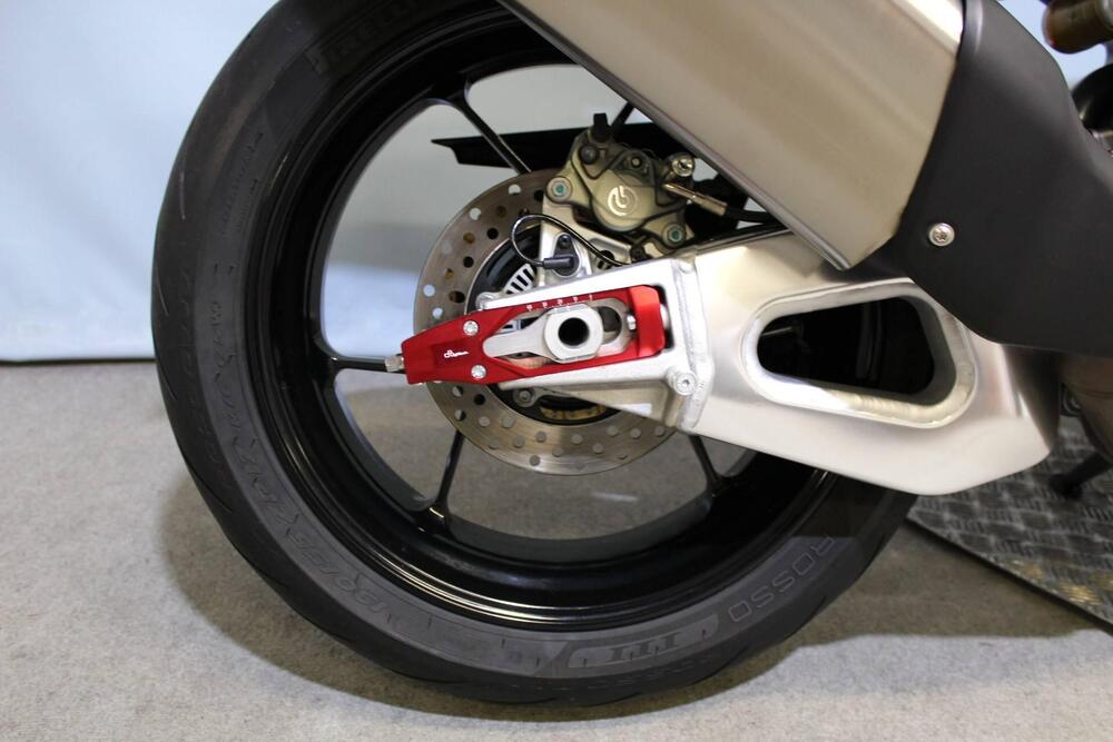 Aprilia Tuono V4 (2021 - 24) (7)