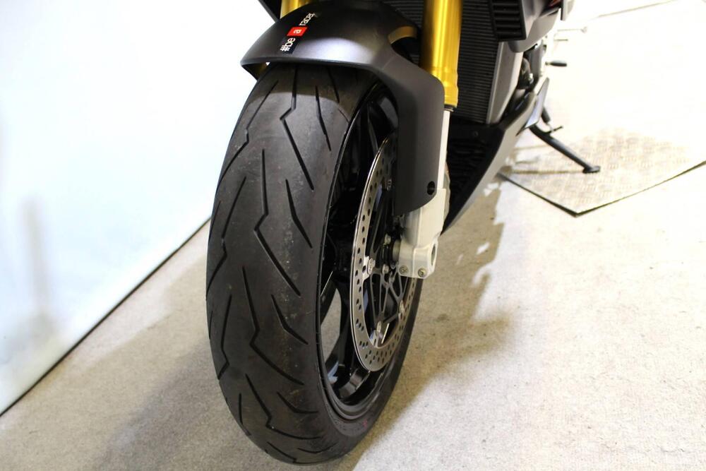 Aprilia Tuono V4 (2021 - 24) (17)