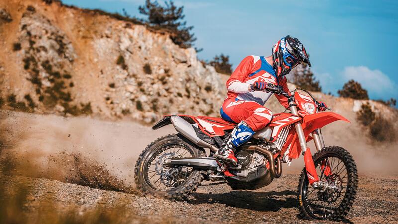 Le Enduro Beta RR 2T e 4T ricevono importanti novit&agrave; per il 2024