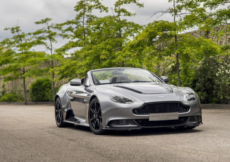 Aston Martin Vantage GT12 Roadster: 600 CV a cielo aperto