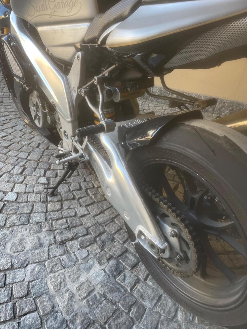 Aprilia RSV 1000 (1998 - 99) (9)