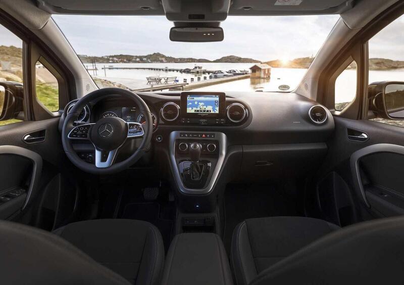Mercedes-Benz EQT (2023-->>) (11)