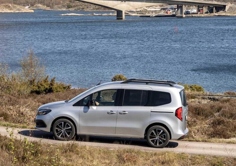 Mercedes-Benz EQT (2023-->>) (7)