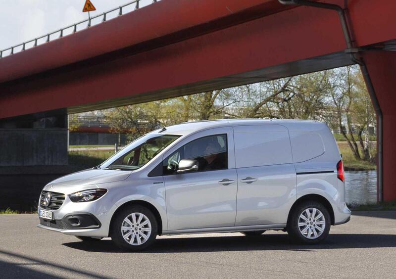 Mercedes-Benz Classe eCitan Furgone (2023-23) (5)