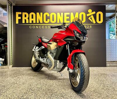 Moto Guzzi V100 Mandello (2022 - 24) nuova