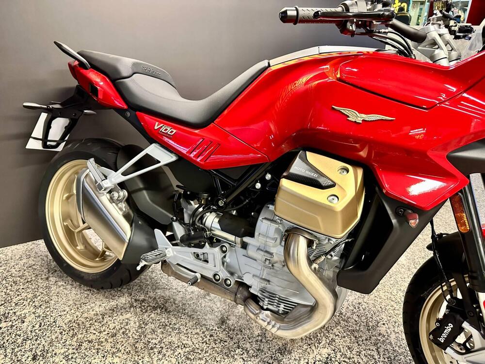 Moto Guzzi V100 Mandello (2022 - 24) (9)