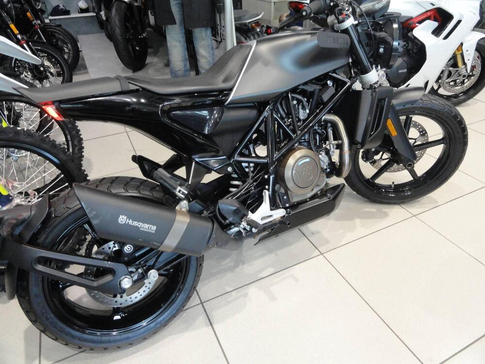 Husqvarna Svartpilen 701 (2019) (5)