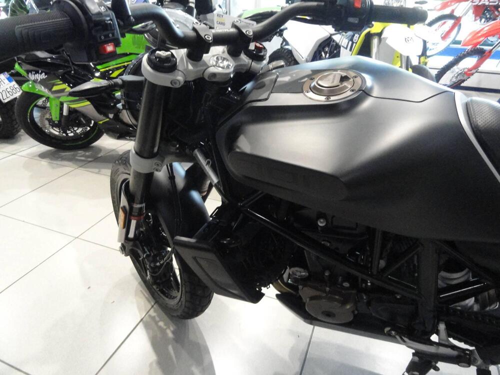 Husqvarna Svartpilen 701 (2019) (9)