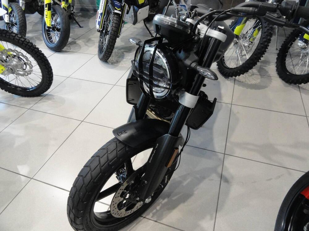 Husqvarna Svartpilen 701 (2019) (10)