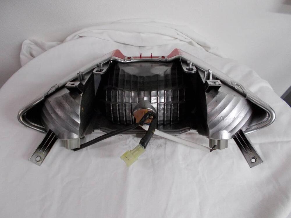 Fanale originale usato Yamaha T Max 500 (3)