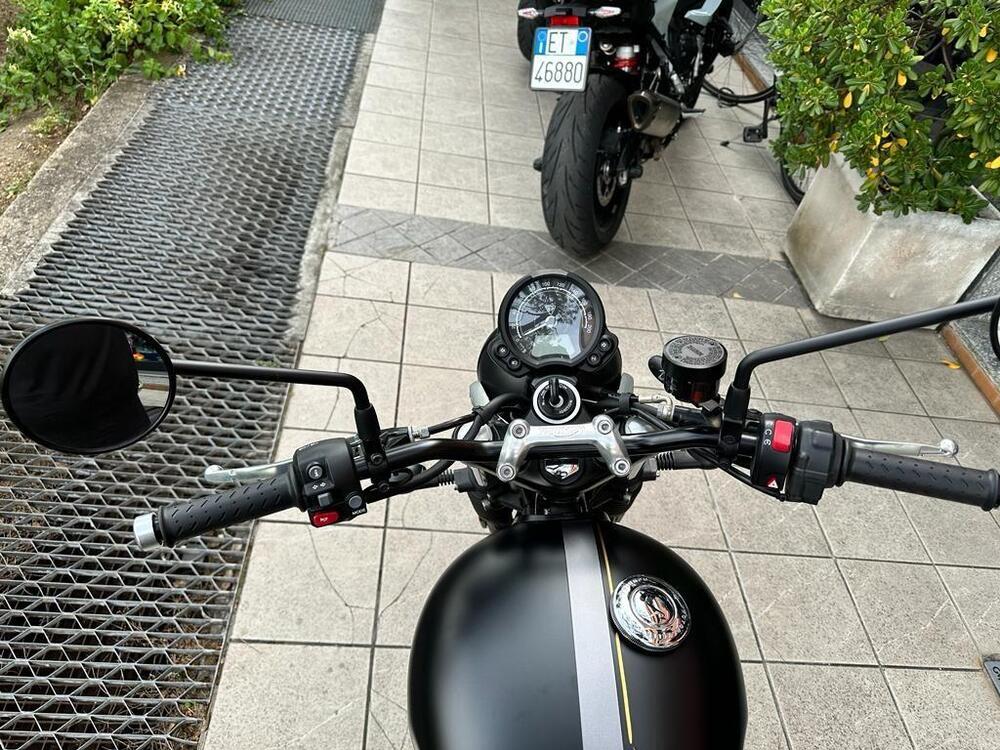 Triumph Street Twin 900 (2021 - 22) (4)