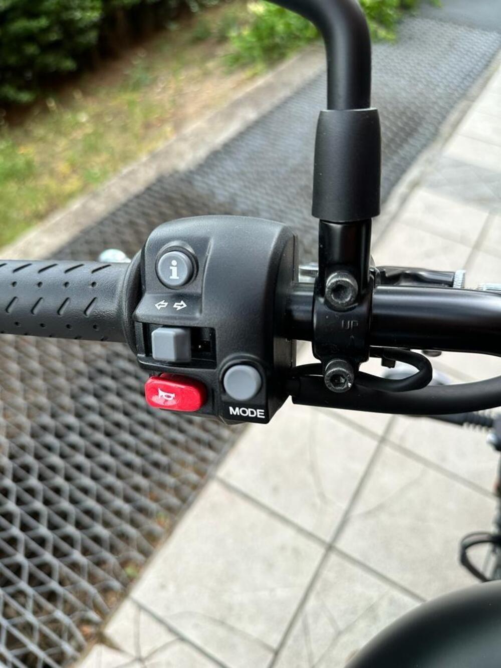 Triumph Street Twin 900 (2021 - 22) (14)