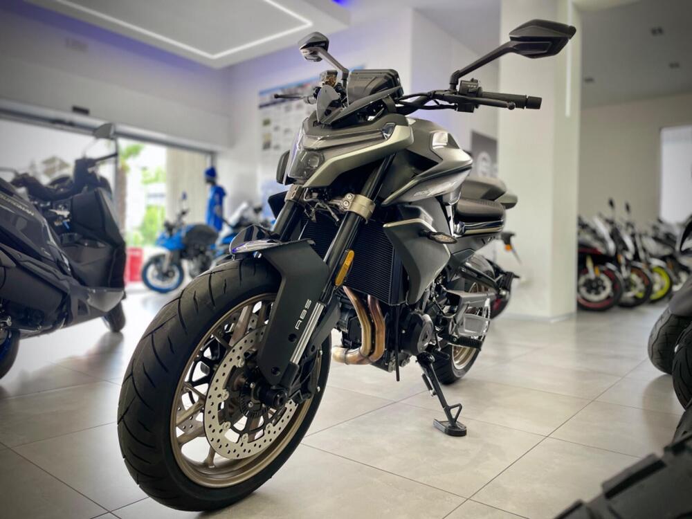 CFMOTO 800NK Sport (2023 - 25) (2)