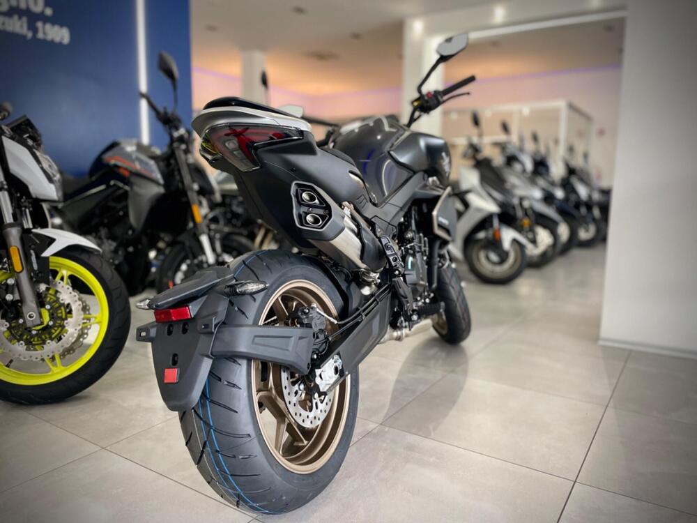 CFMOTO 800NK Sport (2023 - 25) (5)