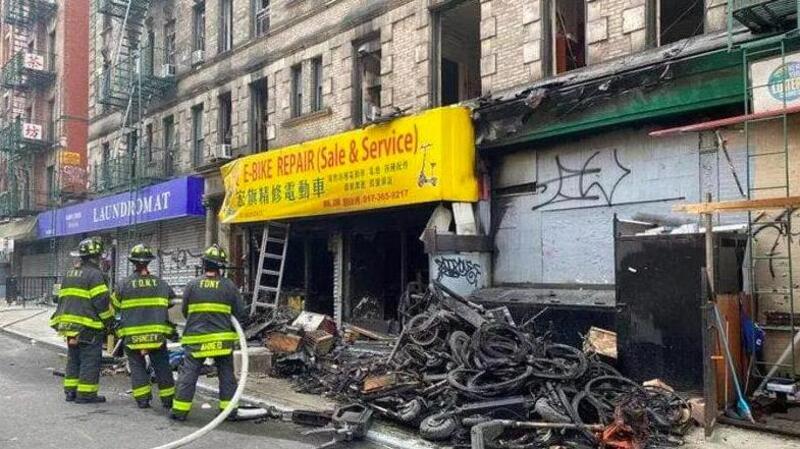 New York. Monopattini e biciclette elettriche in fiamme: 4 morti