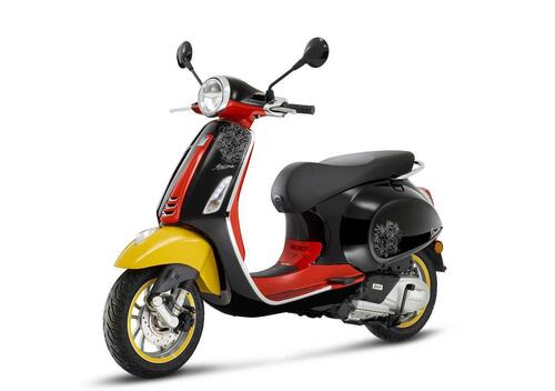 Vespa Primavera 125 Disney Mickey Mouse Edition by Vespa (2023 - 24)