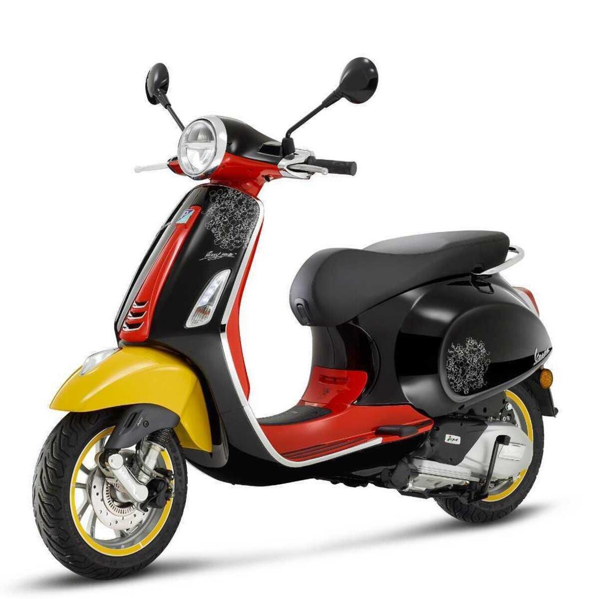 Vespa Primavera 125 Disney Mickey Mouse Edition by Vespa (2023 - 24)