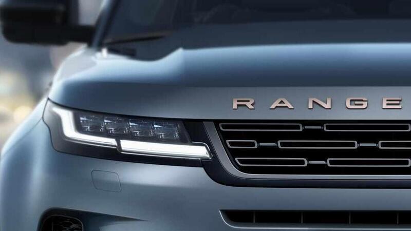 Range Rover Evoque 2023, arriva il restyling e molta tecnologia nell&#039;abitacolo