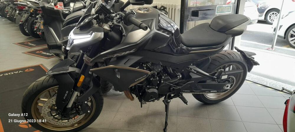 CFMOTO 800NK Sport (2023 - 25) (2)