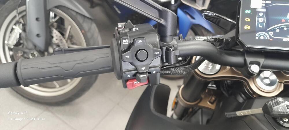 CFMOTO 800NK Sport (2023 - 25) (7)