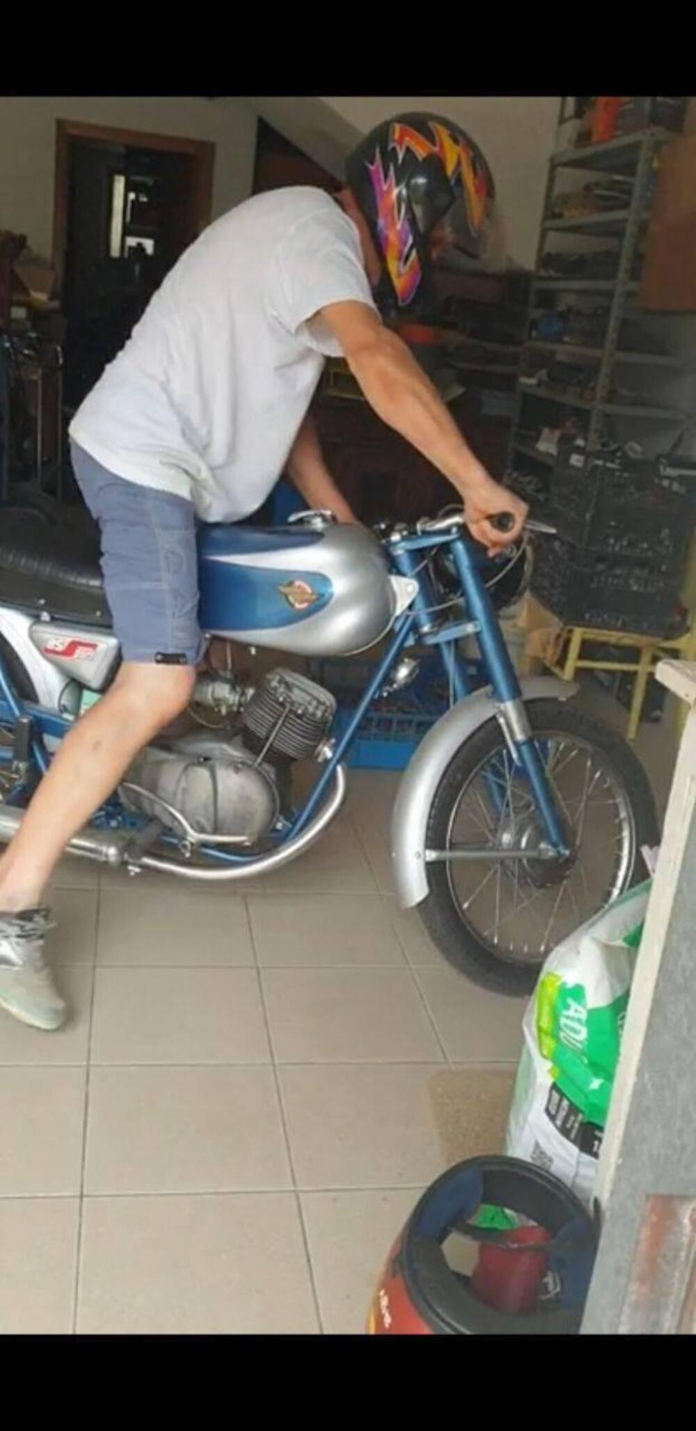 Ducati 85 SPORT (19)