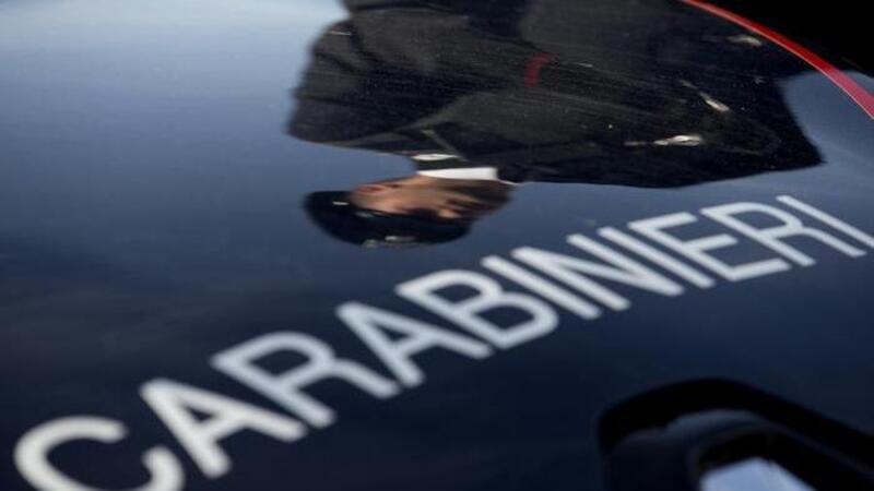 Rapine con l&#039;auto wrappata, si spacciano per Carabinieri