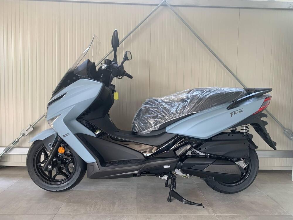 Kymco X-Town 300i (2021 - 24) (2)