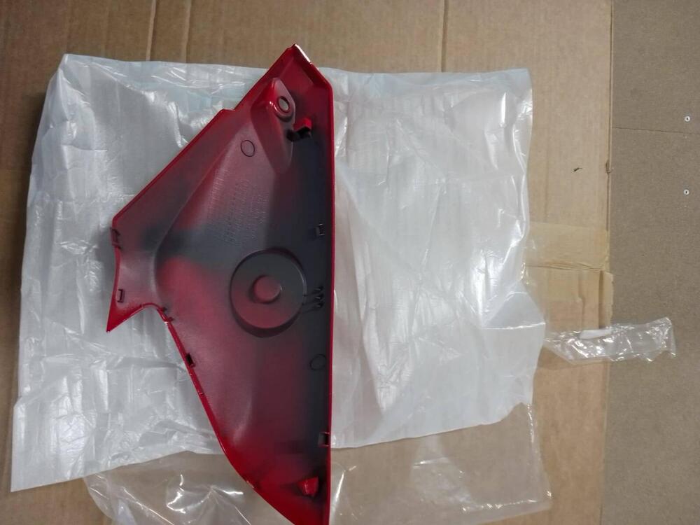 COPERCHIO FILTRO PER HONDA CBR 1000 S2 DEL 2018. C (2)