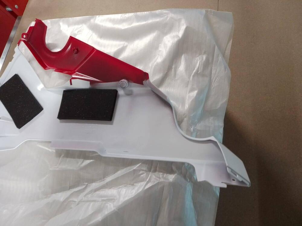 FIANCATA DESTRA PER HONDA CBR 1000 S2 DEL 2018. C (2)