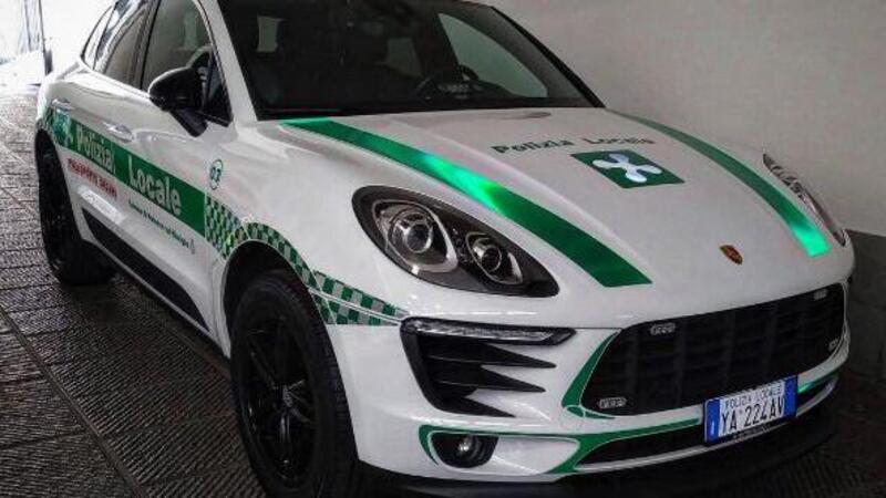 Una Porsche Macan per la Polizia locale di Robecco sul Naviglio