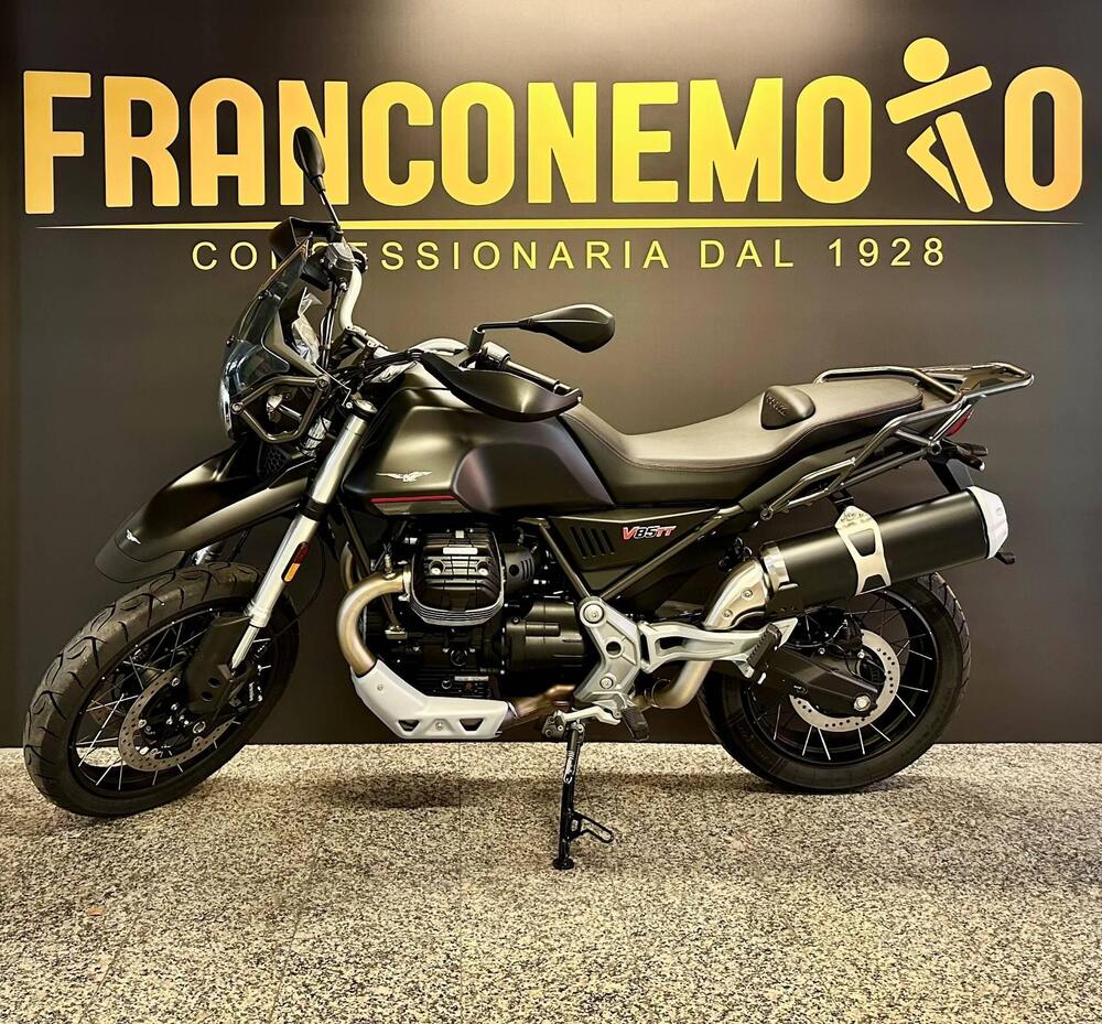 Moto Guzzi V85 TT (2024 - 25) (4)