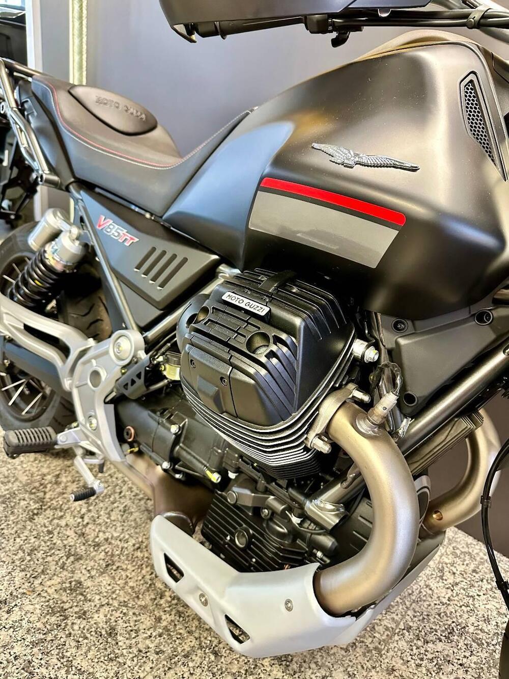 Moto Guzzi V85 TT (2024 - 25) (9)