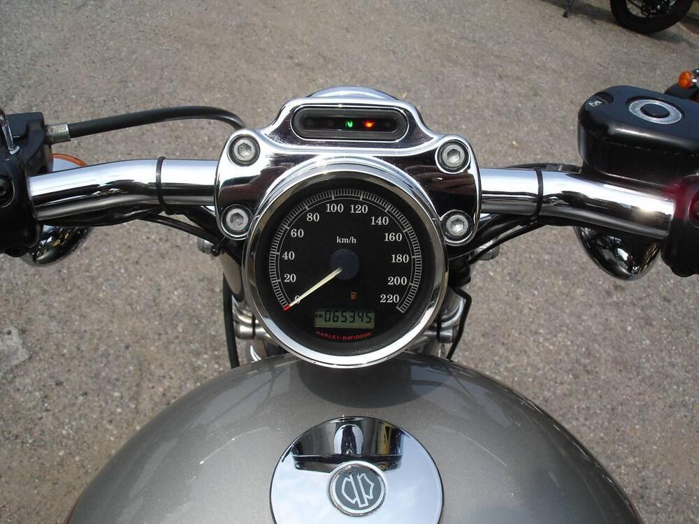 Harley-Davidson 883 Custom (2006 - 07) - XL 883C (7)
