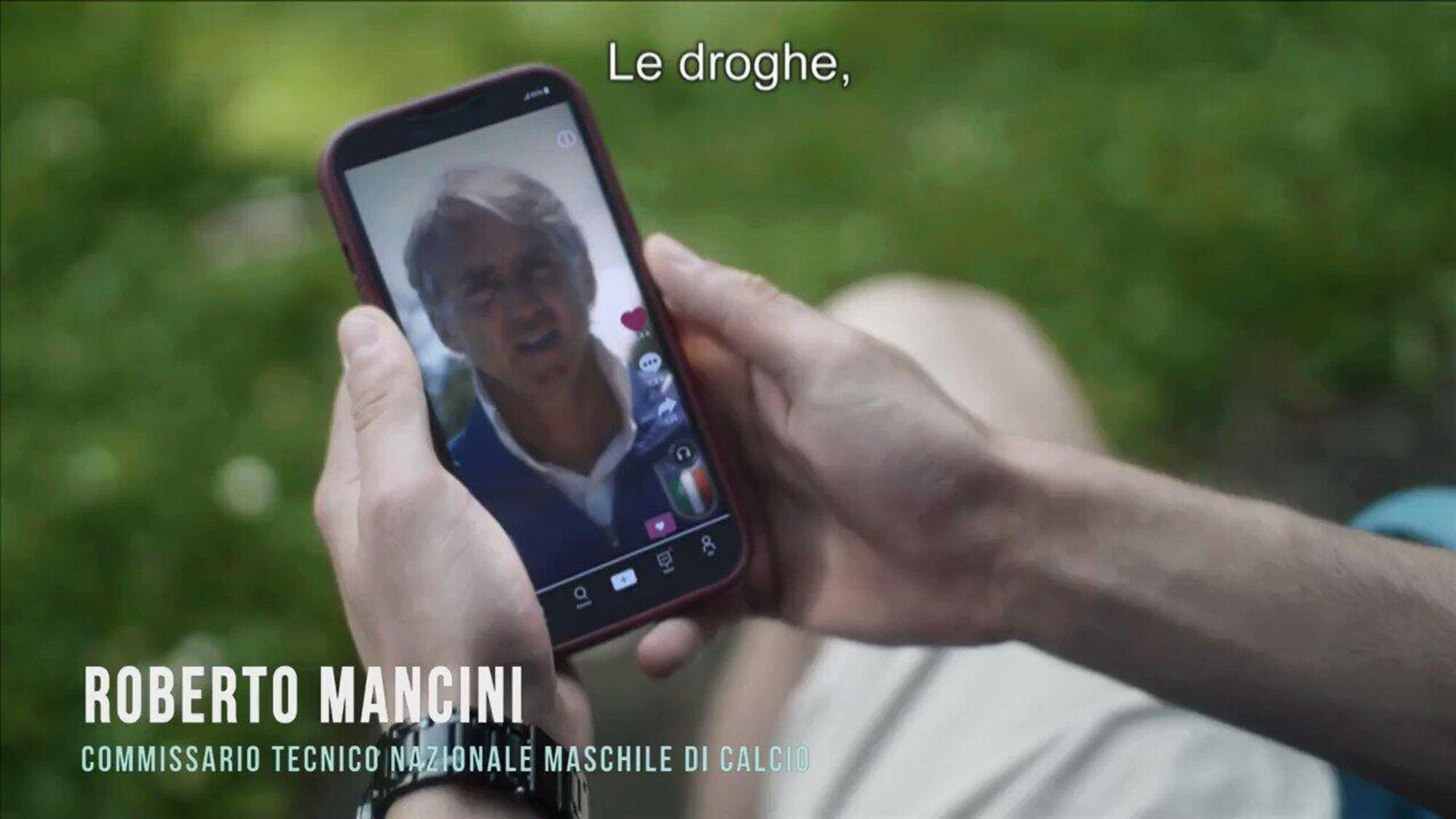 spot anti-droga Roberto Mancini