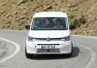 Volkswagen Caddy, in arrivo la versione ibrida Plug-In [Foto Spia]