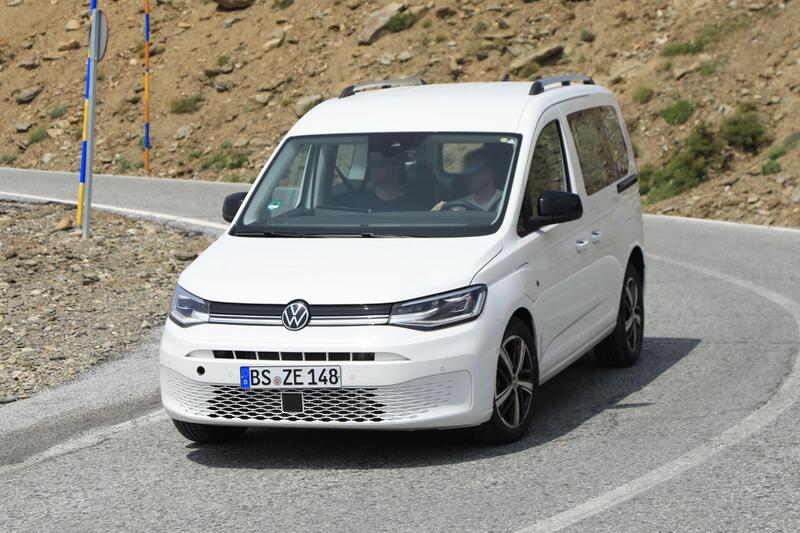 Volkswagen Caddy, in arrivo la versione ibrida Plug-In [Foto Spia]