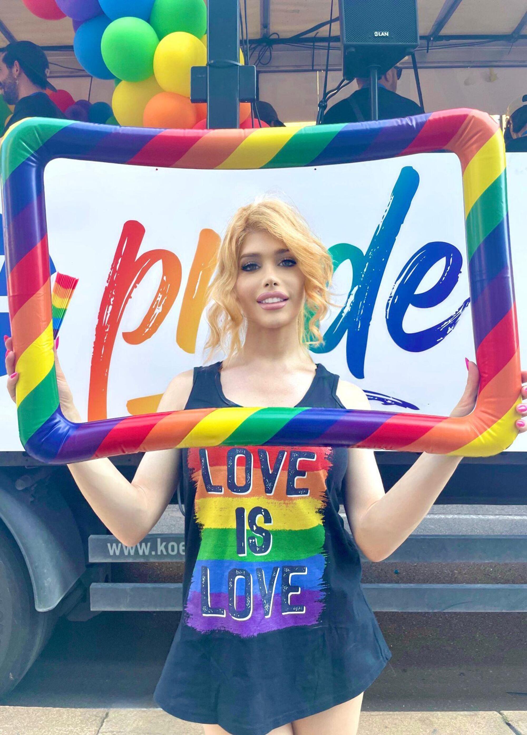 Clizia de Rossi al Gay Pride