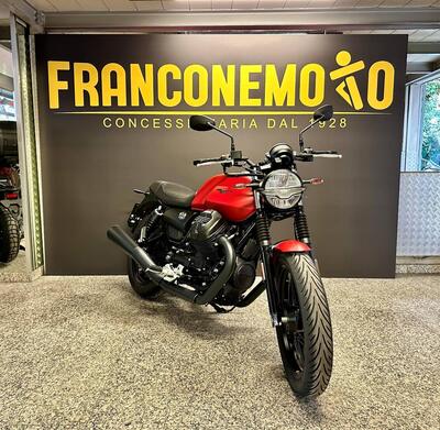Moto Guzzi V7 Stone (2021 - 24) nuova