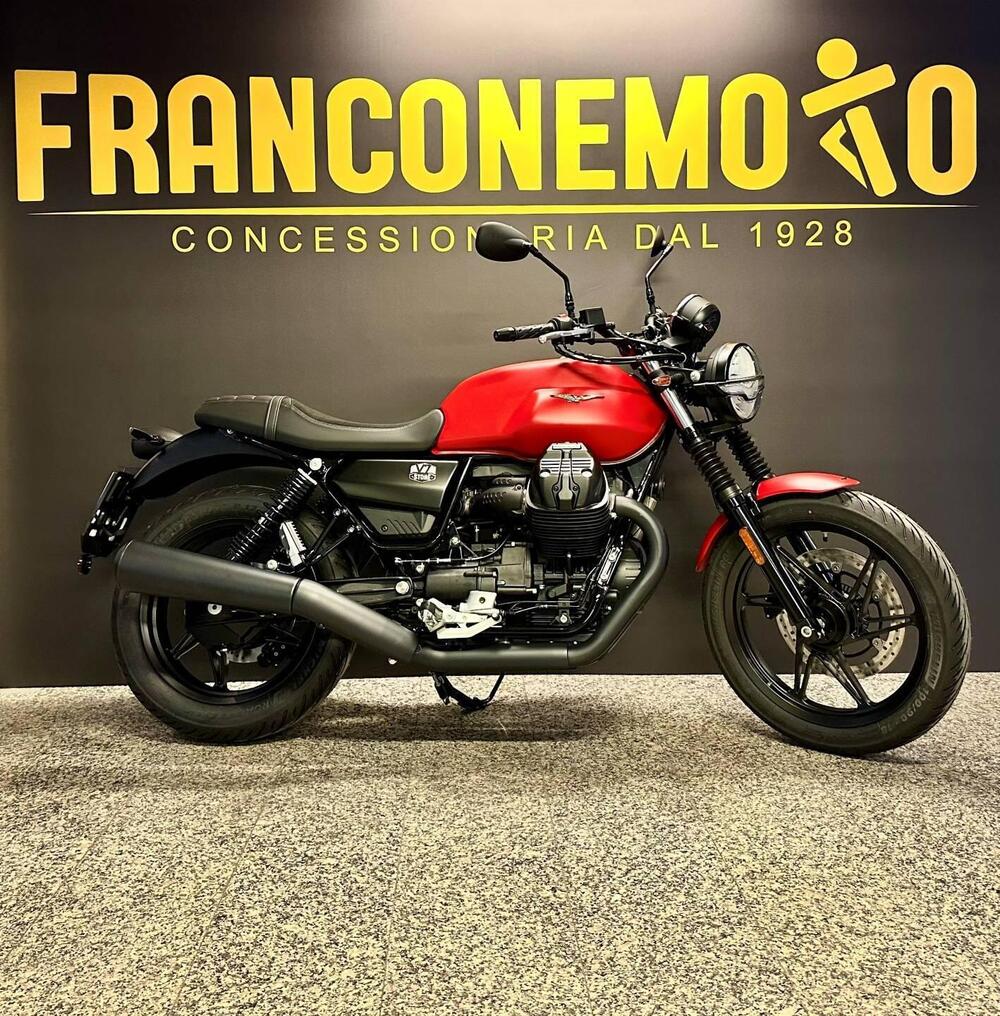 Moto Guzzi V7 Stone (2021 - 24) (3)