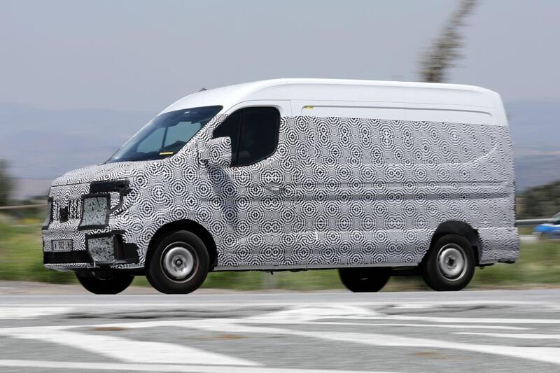 Renault Master: sar&agrave; 100% elettrico, ma anche diesel [Foto Spia]