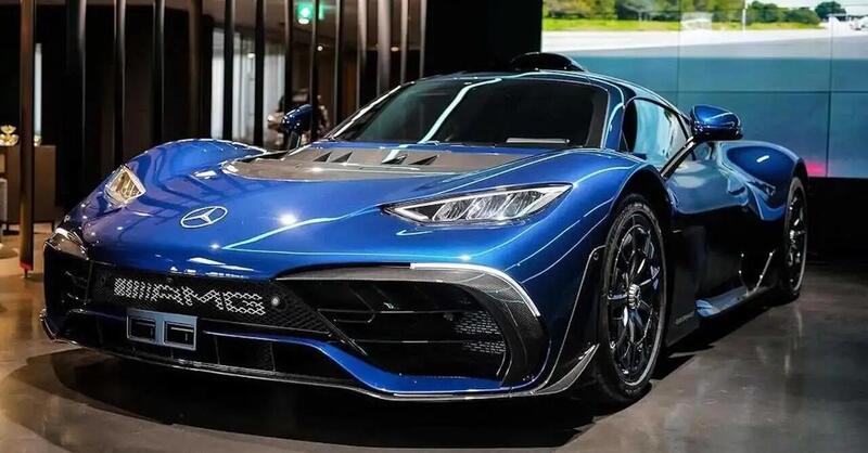 Meglio tardi che mai: Bottas ritira la sua Mercedes-AMG One