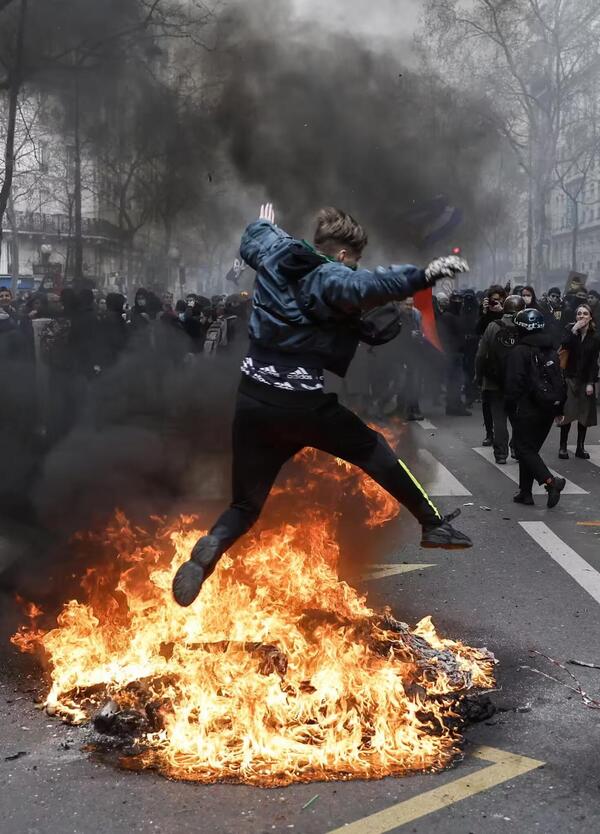 La Francia delle rivolte e della violenza &egrave; una nuova America nel cuore dell&#039;Europa?