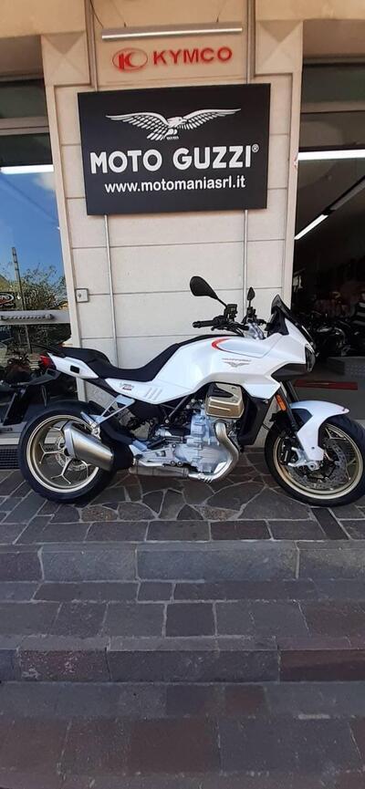 Moto Guzzi V100 Mandello (2022 - 24) nuova