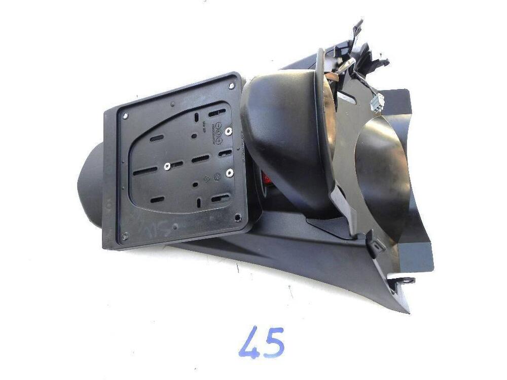 Parafango posteriore con portatarga Honda Silver (4)