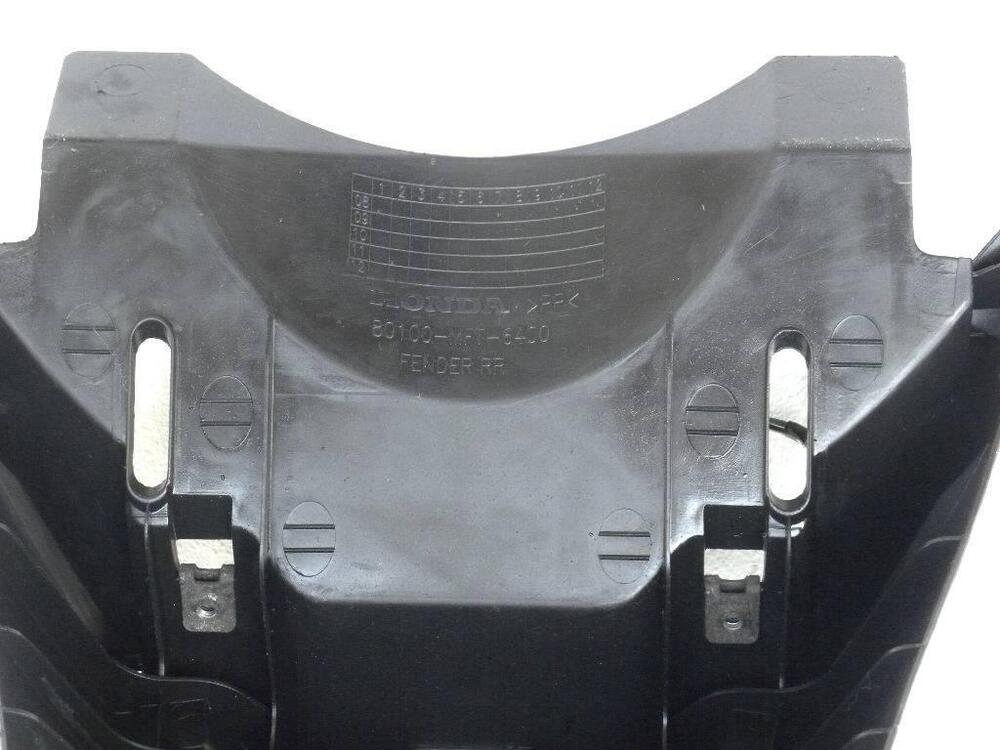 Parafango posteriore con portatarga Honda Silver (6)