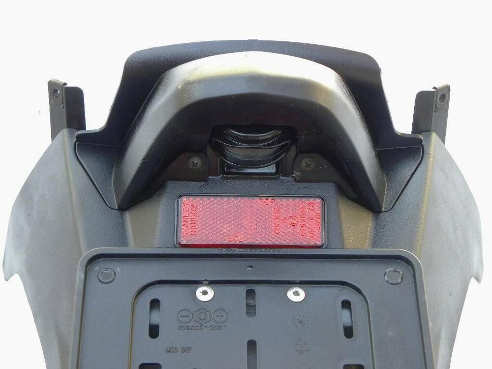 Parafango posteriore con portatarga Honda Silver (8)